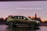 De Volvo EX60 rijdt 810 km en zet de XC60 met pensioen